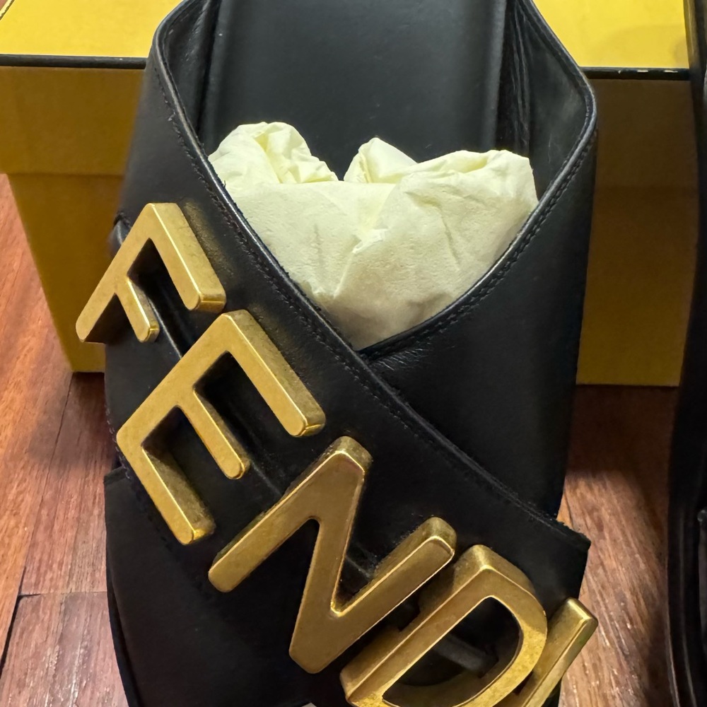FENDI Vitello Fendigraphy Logo Criss Cross Platfrom Slide Black and Gold size 39 - Picture 4 of 4